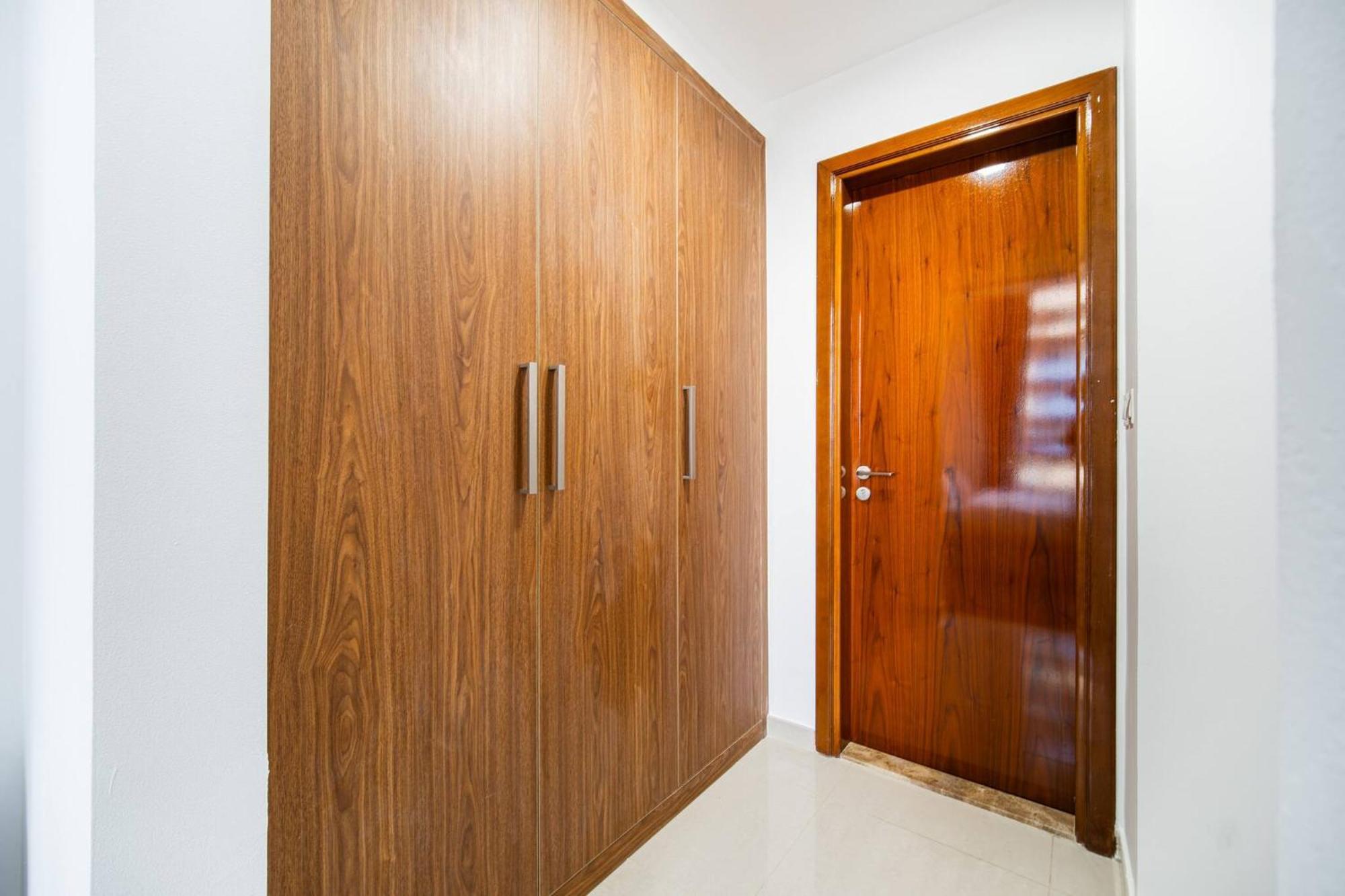 Elegant Escapes - Homely 1b In Dunya Tower Apartment *