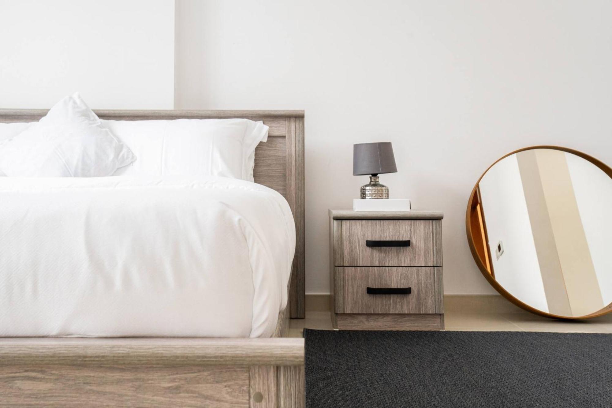 Elegant Escapes - Homely 1b In Dunya Tower Apartment Dubai