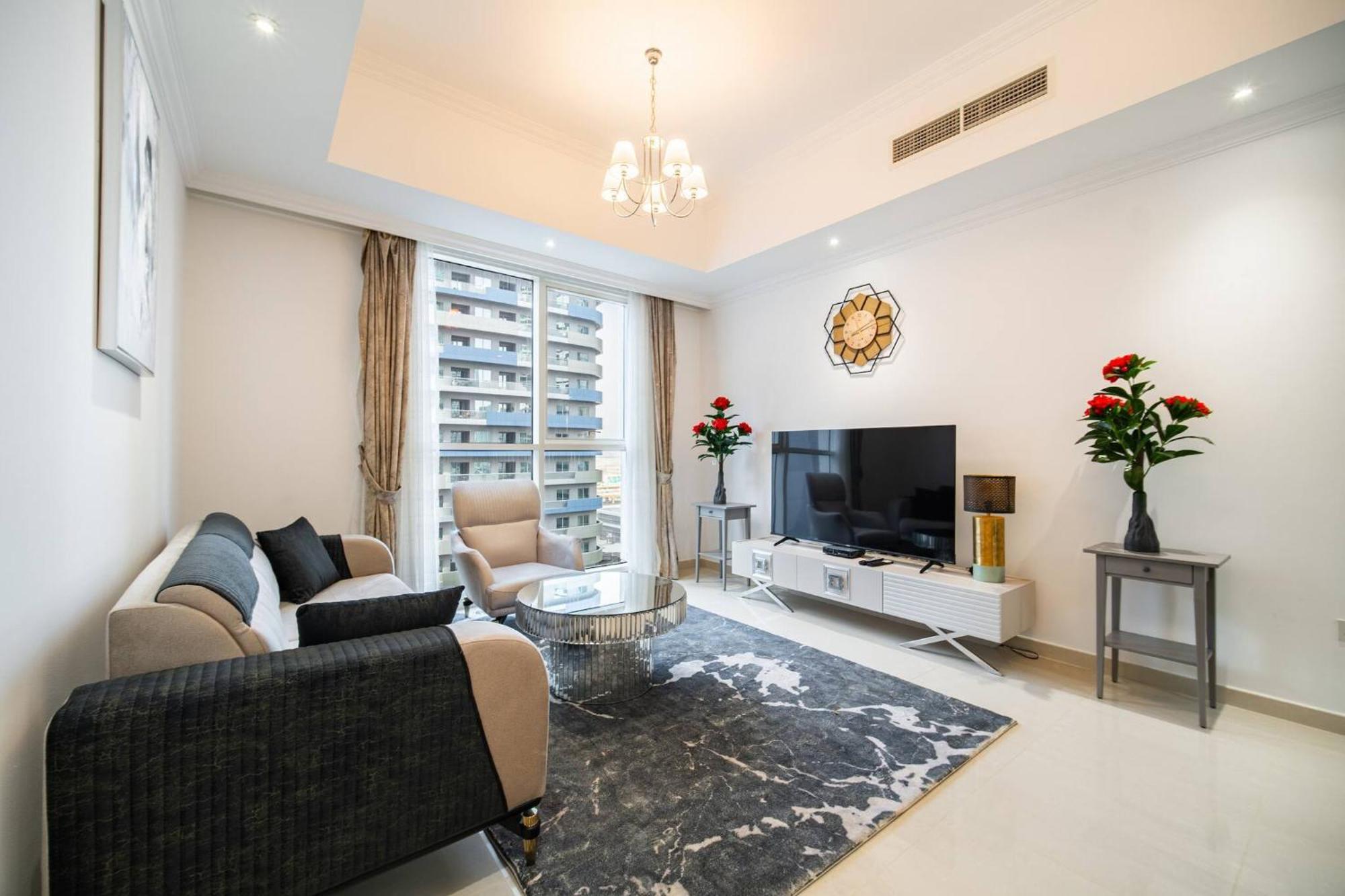 Apartment Elegant Escapes - Homely 1b In Dunya Tower Dubai